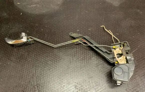 Hyundai Terracan Rear door lock