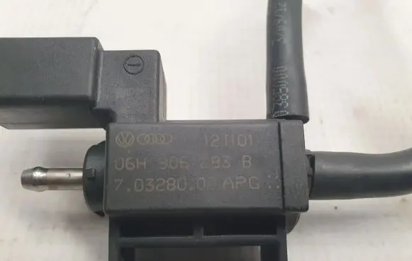 Engine mount vacuum valve