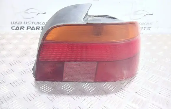 BMW 5 E39 Rear/tail lights 8358032