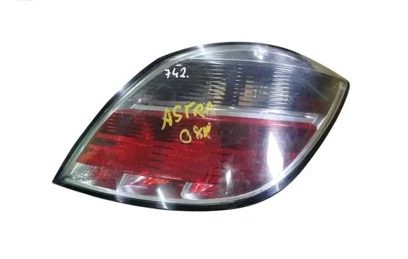 Opel Astra H Rear/tail lights 13222325