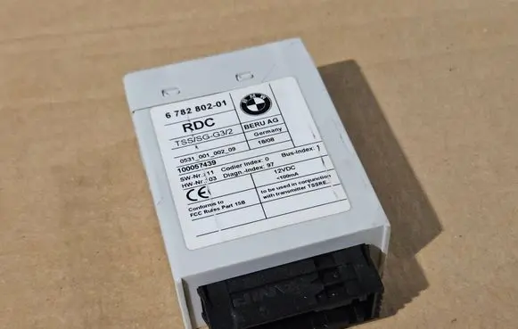 BMW X3 E83 Tire pressure control unit 6782802 100057439