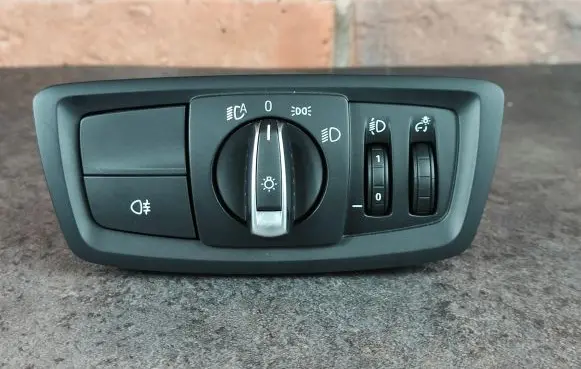 BMW 1 F20 F21 Light switch 6847522