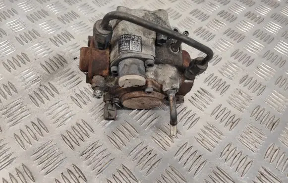 Toyota Avensis T250 Fuel injection high pressure pump 221000R010