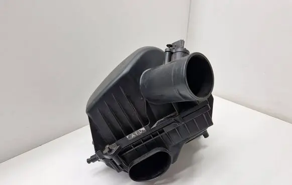 Buick Encore I Air filter box 42418572