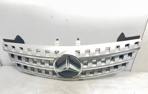 Mercedes-Benz ML W164 Front bumper upper radiator grill A1648880241