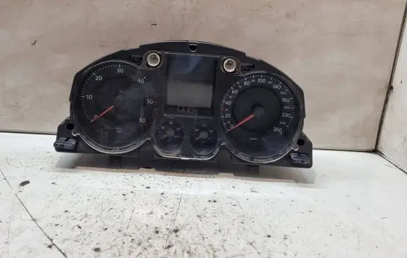 Volkswagen PASSAT B6 Speedometer (instrument cluster) A2C53117395