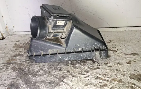 Mazda 323 Mass air flow meter E5T51171 B3H7 7Z16