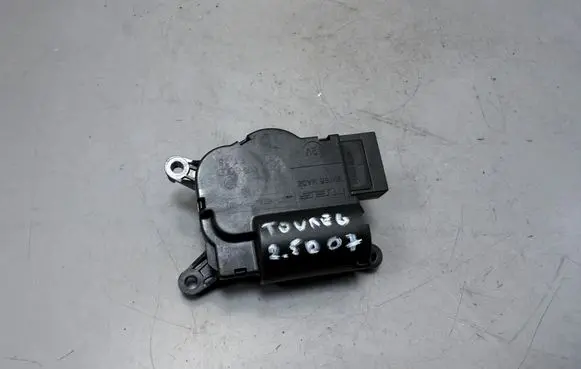 Volkswagen Touareg I Air flap motor/actuator 52411483R04 140207D05 3093694