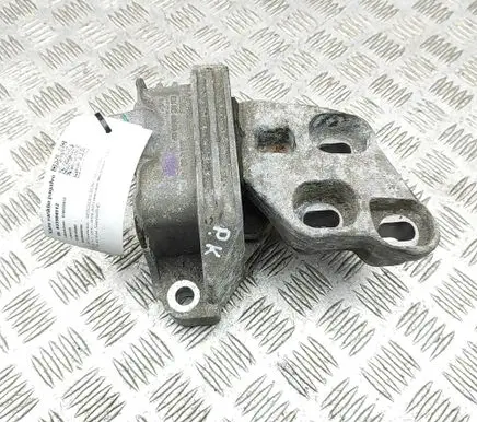 Mercedes-Benz CLA C117 X117 W117 Engine mount bracket A2462400217
