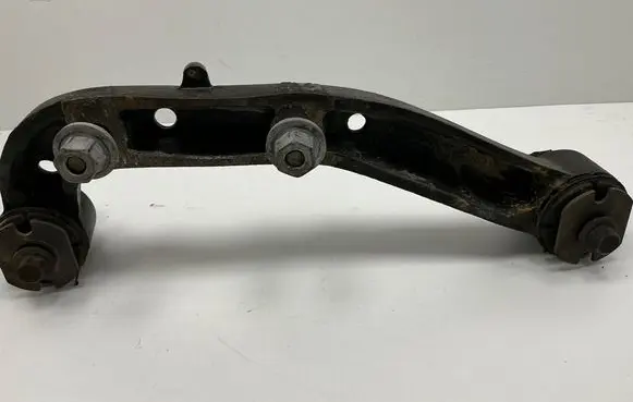 Cadillac Escalade IV Front differential bracket 15201932 3178