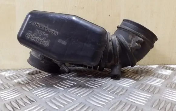 Mitsubishi Colt Air intake duct part MR188642 MR239678
