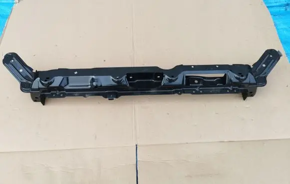 Hyundai i30 Top upper radiator support slam panel 