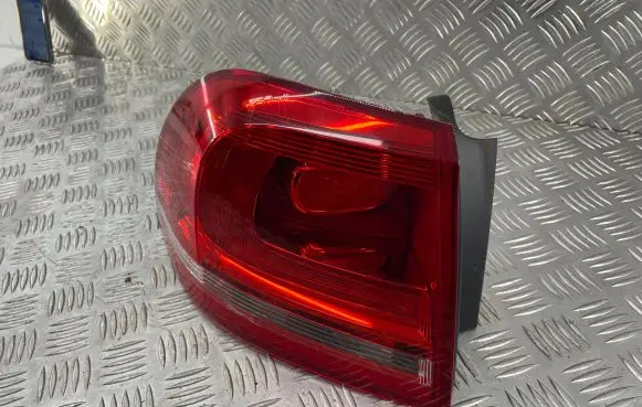 Volkswagen Touareg II Rear/tail lights 7P6945095D 89090226
