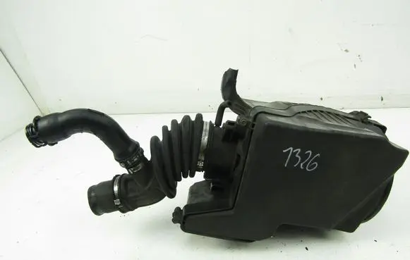Ford Fusion Air filter box 