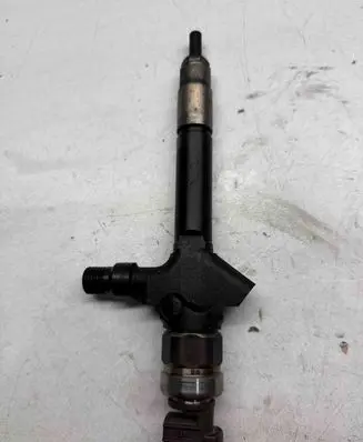 Mazda 5 Fuel injector RF7J13H50