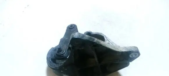 Peugeot 406 Engine mount bracket 96193563
