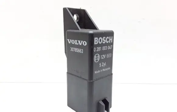 Volvo XC60 Glow plug pre-heat relay 0281003047 30785663