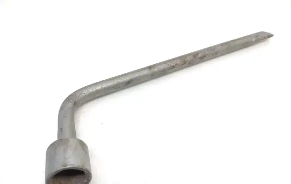 Mercedes-Benz B W245 Wheel nut wrench 