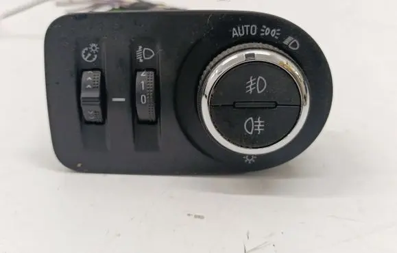Opel Crossland X Light switch 39086304
