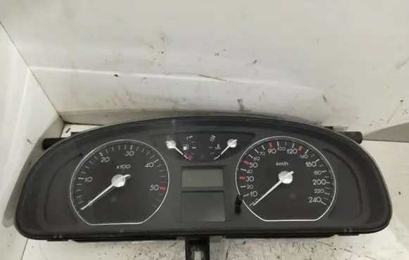 Renault Laguna II Speedometer (instrument cluster) 8200218888 6K1C1E92