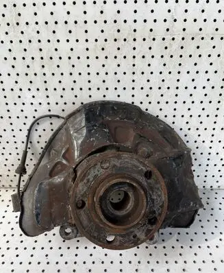 Volvo V70 Front wheel hub spindle knuckle 9461943