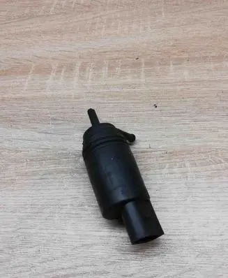 BMW 5 E39 Headlight washer pump 8377612