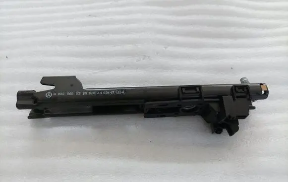 Mercedes-Benz A W176 Seat belt height adjuster A0008600388