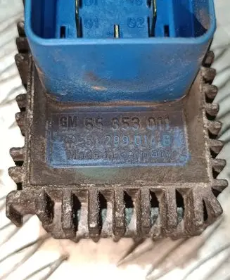 Opel Astra H Glow plug pre-heat relay 55353011 51299014B