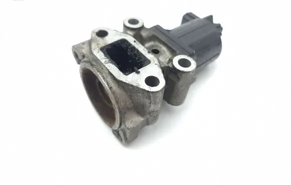 Mitsubishi Pajero EGR valve 1582A037