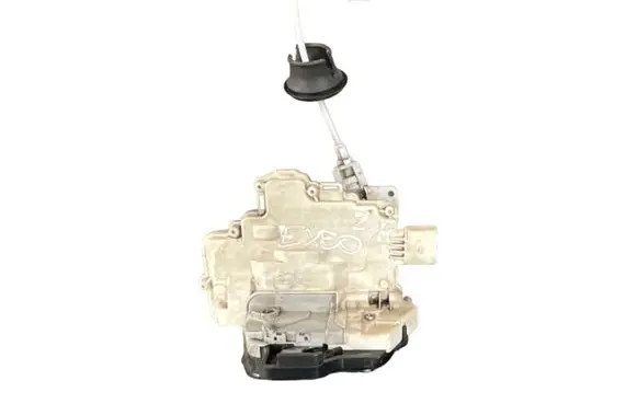 Seat Exeo (3R) Front door lock