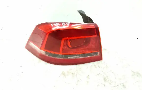 Volkswagen PASSAT B7 Rear/tail lights 3AE945095F