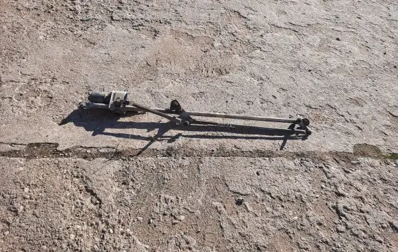 Chrysler Sebring (JS) Front wiper linkage and motor 0390241963 06092661