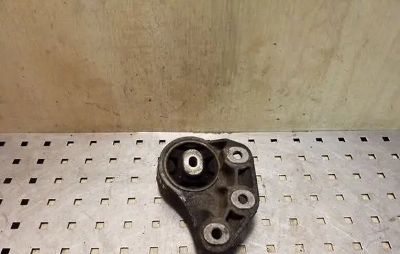 Audi A4 S4 B6 8E 8H Rear differential mounting bracket 