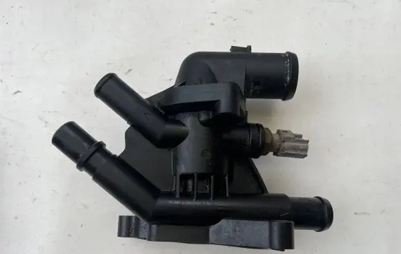 Ford Focus ST Thermostat housing CM5G-9K478-GA