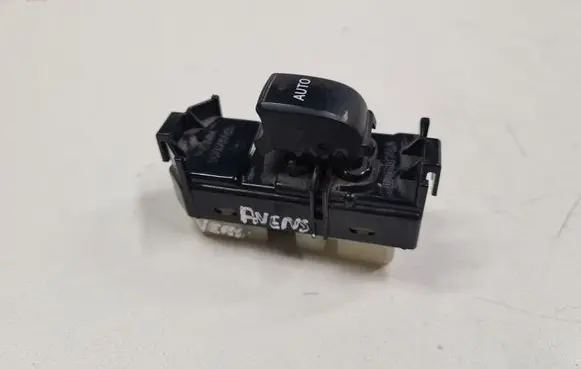 Toyota Avensis Verso Electric window control switch 8403044020