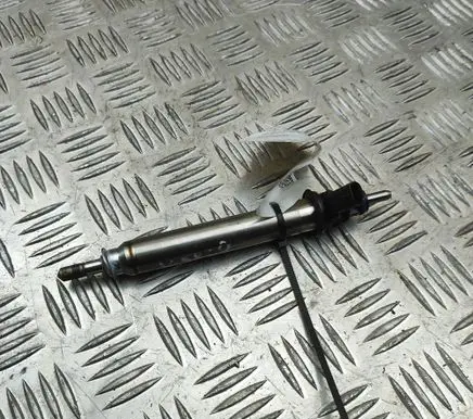 Mercedes-Benz A W177 Fuel injector A2560705600