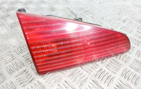 Peugeot 607 Tailgate rear/tail lights 