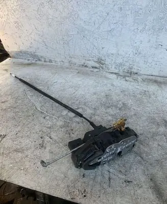 Opel Insignia A Front door lock
