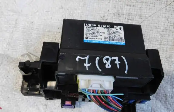 Mazda 3 Central locking relay D09V675U0 KD45675U103