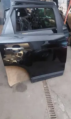 KIA Sorento Rear door 