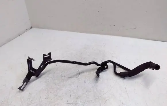 Volkswagen PASSAT B8 Engine coolant pipe/hose 04L121070AB