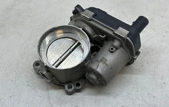 Volkswagen Caddy Throttle body valve 04E133062T
