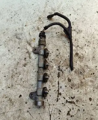 Infiniti EX Fuel main line pipe 8201004395A H8200880547