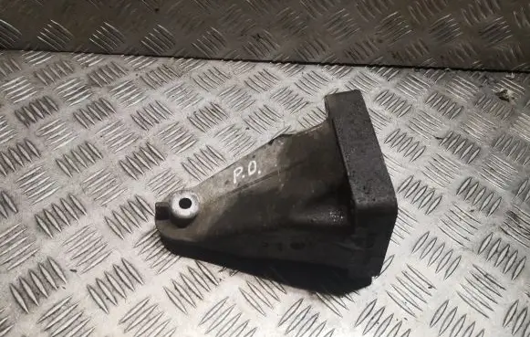 Mercedes-Benz C W203 Engine mounting bracket 2712230804 A2712230804