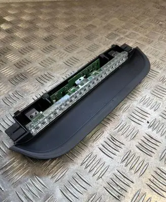 BMW i4 Third/center stoplight 7477631 90182644