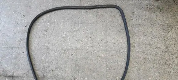 Audi A4 S4 B5 8D Front door rubber seal 