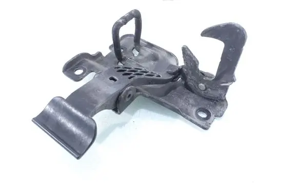 Audi A4 S4 B6 8E 8H Engine bonnet/hood lock/latch loop/hook 8H0823480B