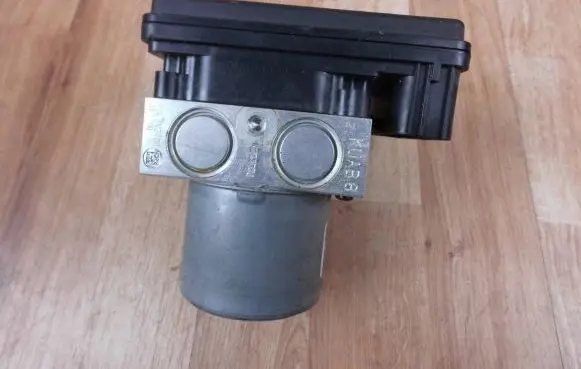 Hyundai Tucson TL ABS Pump 58920D7560 BE6009Y101