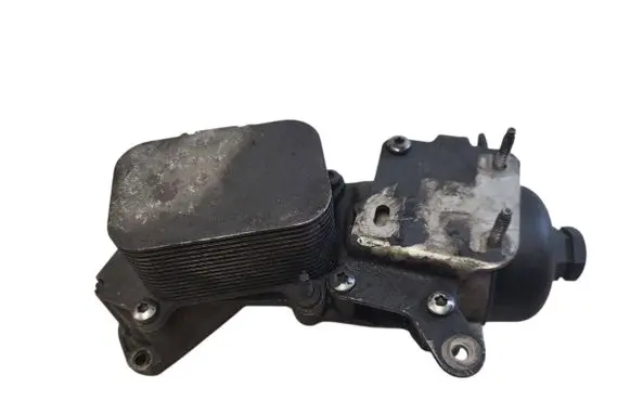 Citroen DS3 Oil filter mounting bracket 