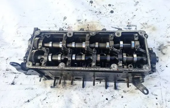 Volkswagen PASSAT B6 Engine head 03L103286 03L103286A